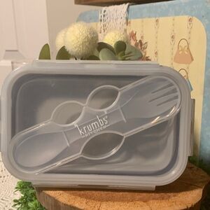 Krumbs kitchen collapsible Gray Lunch Container with Utensils..NWOT